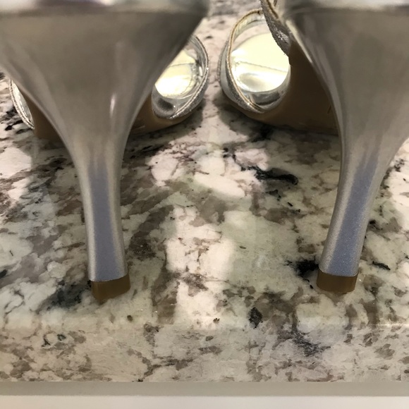 Silver shoes - Picture 3 of 13